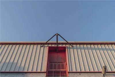 استكشاف متانة نظام سقف المعادن الدائم